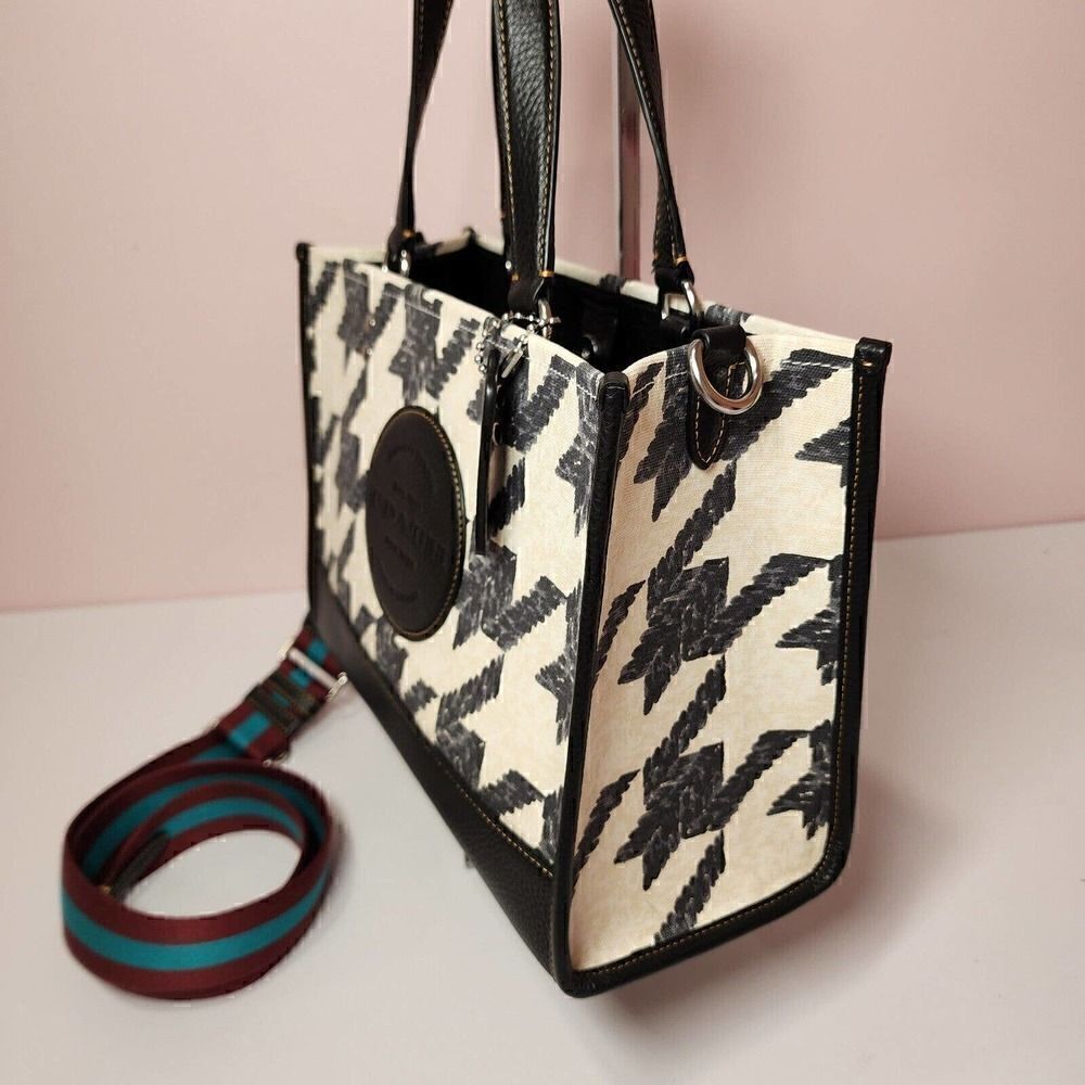 NWT Coach CJ622 Dempsey Carryall With Houndstooth Print And Patch Cream/Black - Picture 2 of 7